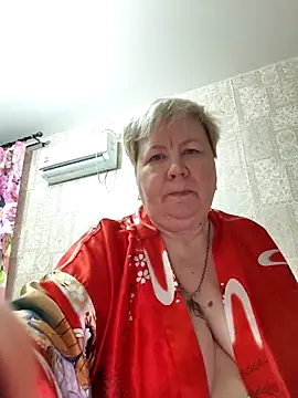 EffectFiona online show from December 1, 10:48 pm