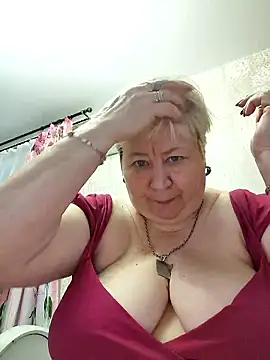 EffectFiona online show from January 18, 3:43 am