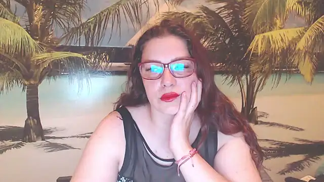Snapshot of Queen__Natasha chatting on August 4, 8:44 pm Queen Natasha online show from August 4, 8:44 pm