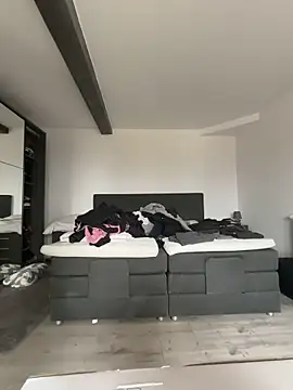 MaviePearl online show from March 11, 7:58 am