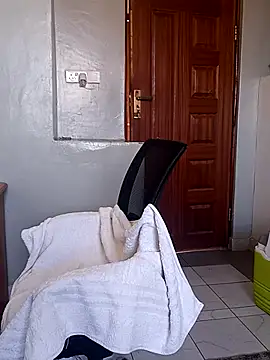 Snapshot of Prettybecs chatting on February 19, 5:05 am Prettybecs online show from February 19, 5:05 am