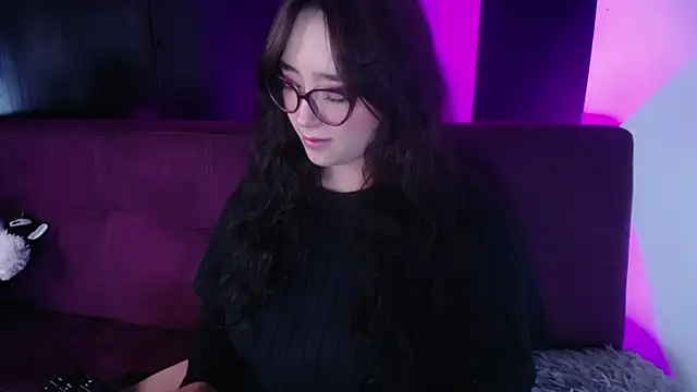 Miss Loise online show from December 12, 7:04 pm