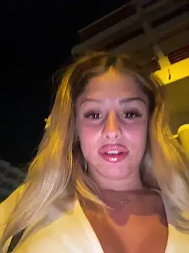 Snapshot of BritneyDimond chatting on December 27, 10:48 pm BritneyDimond online show from December 27, 10:48 pm