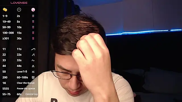 andrewmhilton  online show from November 22, 6:01 am