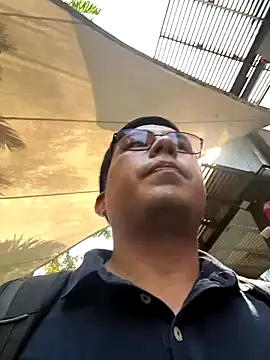 andrewmhilton  online show from November 26, 6:42 pm