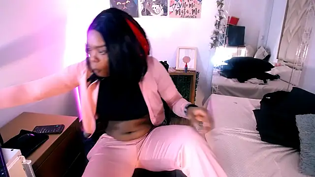 Snapshot of Kenya_Agu chatting on December 4, 7:23 pm Kenya Agu online show from December 4, 7:23 pm