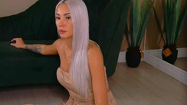 Bailey Rush online show from September 23, 1:03 pm