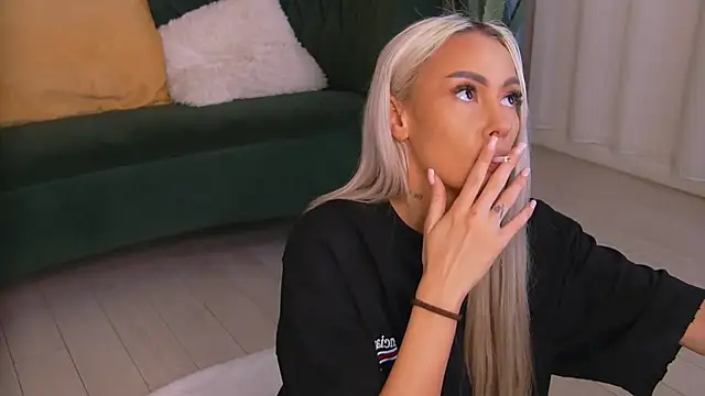 Bailey Rush online show from March 12, 6:47 pm