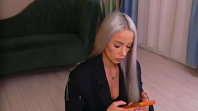 Snapshot of Bailey_Rush chatting on May 1, 4:00 pm Bailey Rush online show from May 1, 4:00 pm