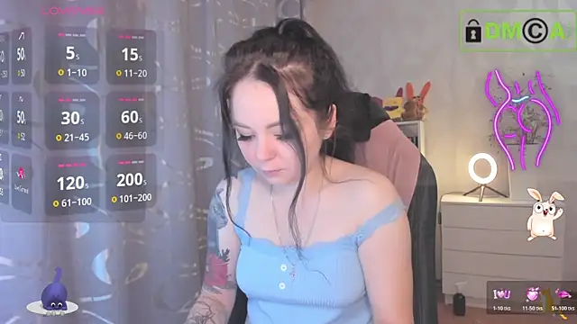 Snapshot of AnnyHoney_ chatting on October 17, 7:55 am AnnyHoney online show from October 17, 7:55 am