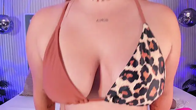 KiarhaTrixie online show from February 4, 5:08 pm