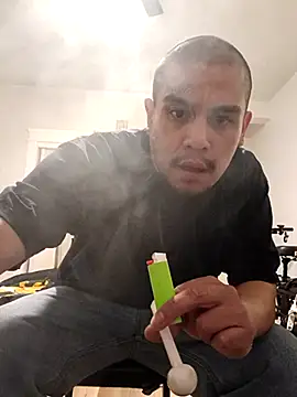 Snapshot of Stomps33 chatting on February 16, 2:31 am Stomps33 online show from February 16, 2:31 am