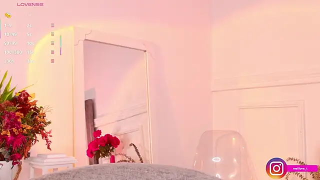 Mely-taylor online show from October 1, 9:10 pm