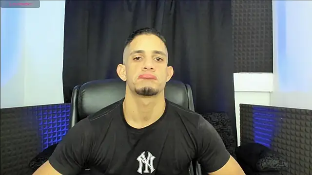 jhonnysnow17 online show from June 11, 11:58 pm