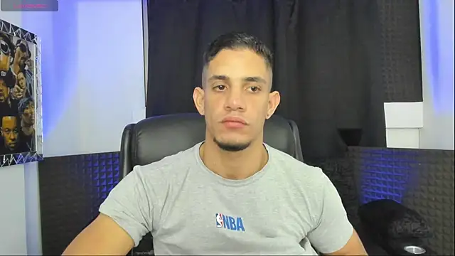 jhonnysnow17 online show from July 10, 3:44 am