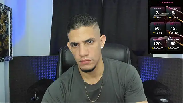 jhonnysnow17 online show from July 25, 6:44 am