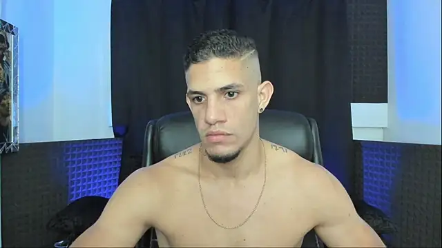 jhonnysnow17 online show from July 30, 7:07 am