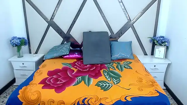 Snapshot of ChloexBigAss chatting on December 25, 9:00 pm ChloexBigAss online show from December 25, 9:00 pm