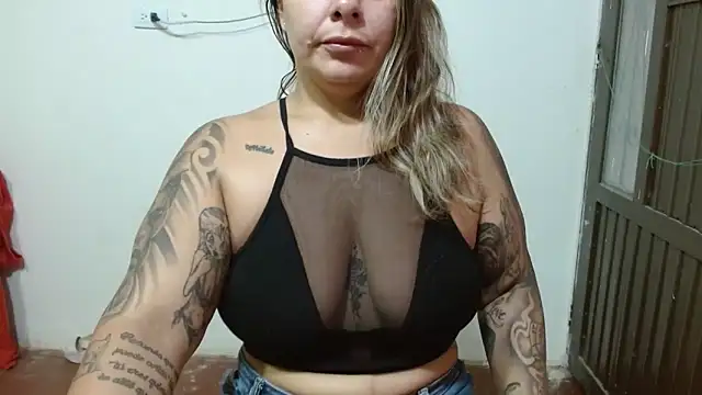 Snapshot of ChloexBigAss chatting on December 14, 4:45 pm ChloexBigAss online show from December 14, 4:45 pm