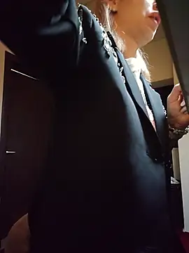 TiffanyMaze online show from June 1, 4:03 am