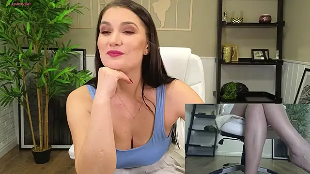 SelineSole online show from December 3, 5:01 pm