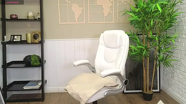 SelineSole online show from December 4, 4:49 pm
