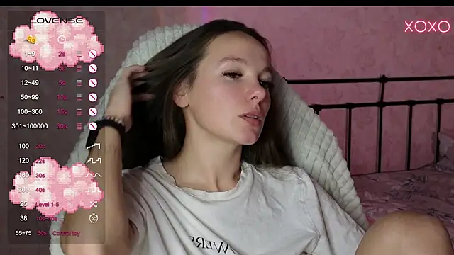 Snapshot of lil_luna_x chatting on December 7, 5:42 pm lil luna x online show from December 7, 5:42 pm