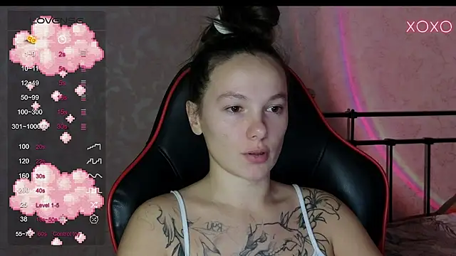 Snapshot of lil_luna_x chatting on December 13, 5:21 pm lil luna x online show from December 13, 5:21 pm