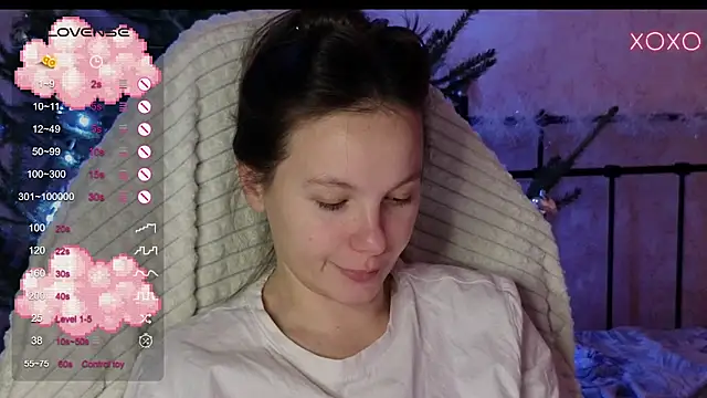 Snapshot of lil_luna_x chatting on December 23, 8:03 pm lil luna x online show from December 23, 8:03 pm