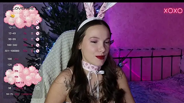Snapshot of lil_luna_x chatting on December 24, 5:13 pm lil luna x online show from December 24, 5:13 pm