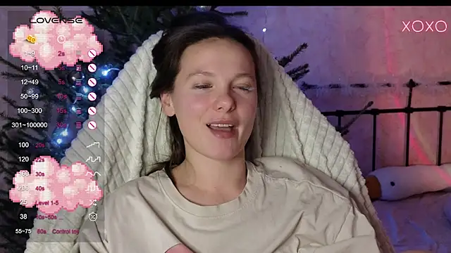 Snapshot of lil_luna_x chatting on December 29, 6:16 pm lil luna x online show from December 29, 6:16 pm