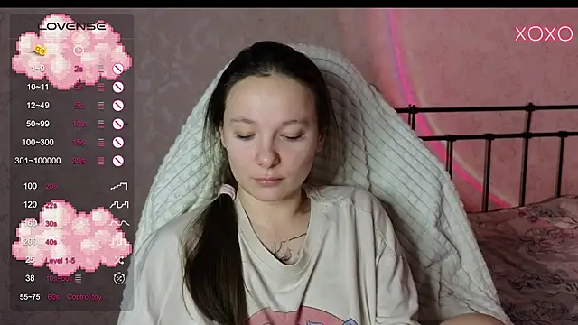 Snapshot of lil_luna_x chatting on January 17, 4:26 pm lil luna x online show from January 17, 4:26 pm