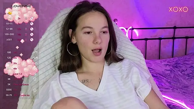 lil luna x online show from October 11, 7:01 pm