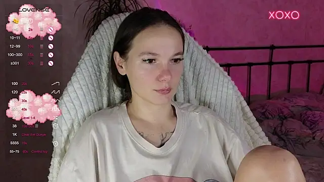 lil luna x online show from November 18, 10:47 pm