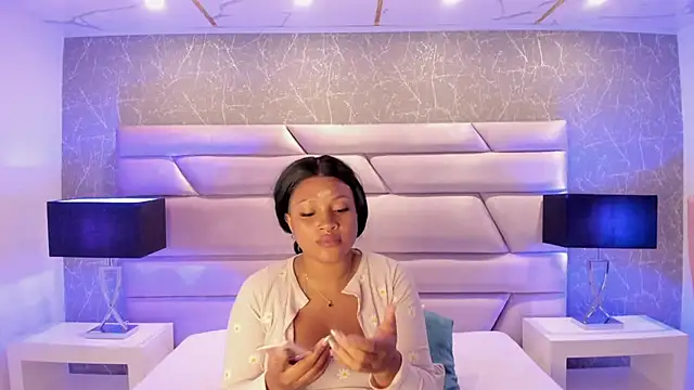 Aluna sweet online show from December 20, 8:23 pm
