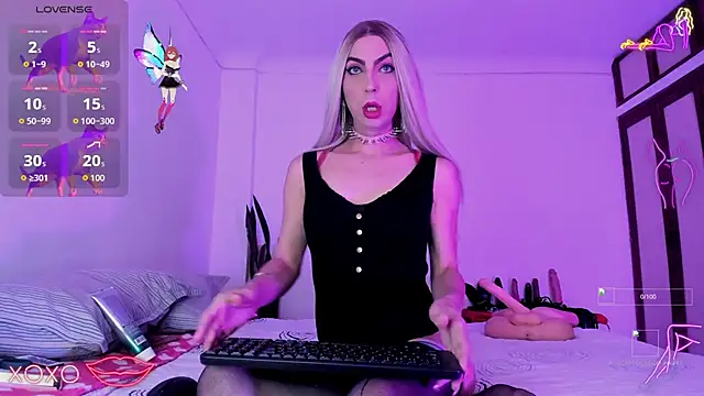 AlejandraDangerGirl online show from October 15, 1:22 pm