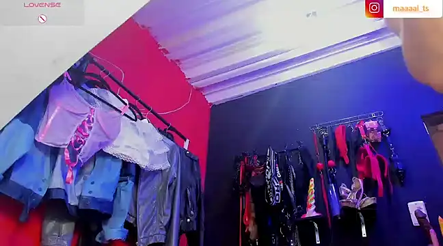 Snapshot of mal_x chatting on January 19, 12:50 pm mal x online show from January 19, 12:50 pm