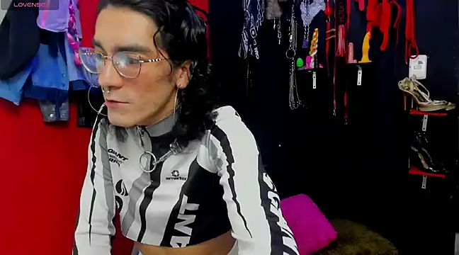 Snapshot of mal_x chatting on February 5, 1:47 am mal x online show from February 5, 1:47 am