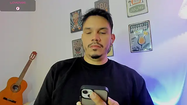 Snapshot of alejandro_stark chatting on January 12, 11:04 am alejandro stark online show from January 12, 11:04 am