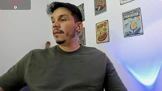 Snapshot of alejandro_stark chatting on January 17, 4:28 am alejandro stark online show from January 17, 4:28 am