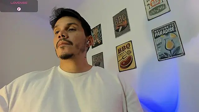 Snapshot of alejandro_stark chatting on February 1, 5:06 am alejandro stark online show from February 1, 5:06 am