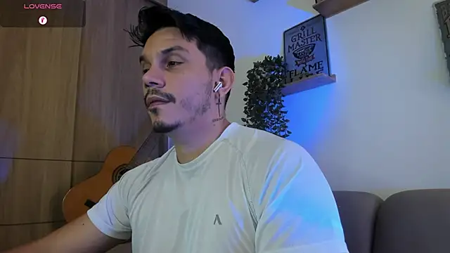 Snapshot of alejandro_stark chatting on April 24, 6:38 am alejandro stark online show from April 24, 6:38 am