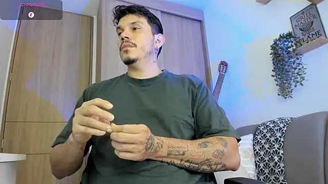 alejandro stark online show from June 30, 9:38 pm