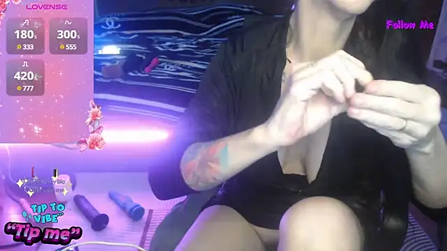 VenusX online show from March 11, 5:46 pm