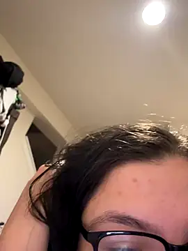 LiverandBrat77 online show from December 23, 3:26 am