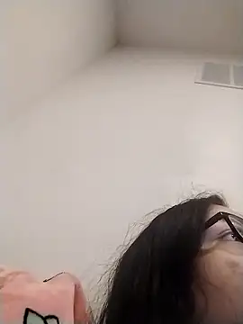 LiverandBrat77 online show from January 12, 1:44 am