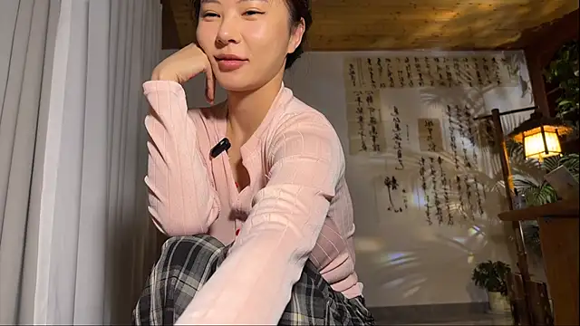 Snapshot of grandeeney chatting on March 17, 2:09 pm grandeeney online show from March 17, 2:09 pm