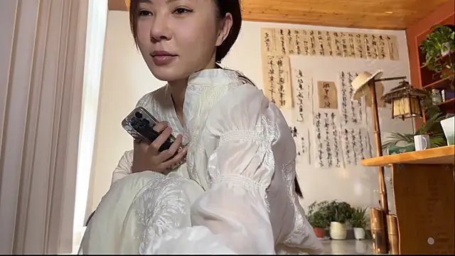 Snapshot of grandeeney chatting on March 25, 6:52 am grandeeney online show from March 25, 6:52 am