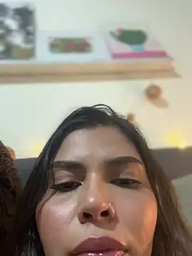 GigiiStone online show from December 8, 11:51 pm