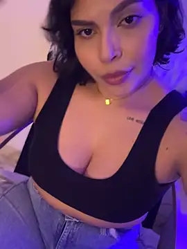 GigiiStone online show from November 9, 9:57 pm